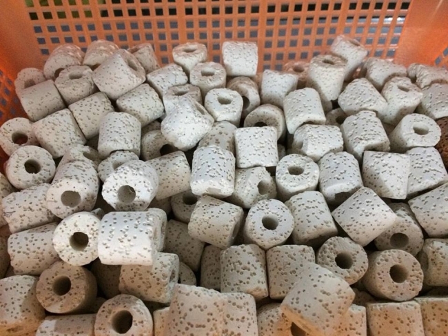 Vật liệu lọc Sứ nhẫn nhỏ