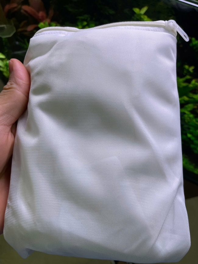 Túi dựng Purigen hoặc các loại hạt mịn chuyên dụng cho hệ thống lọc, cho bể thuỷ sinh cá cảnh