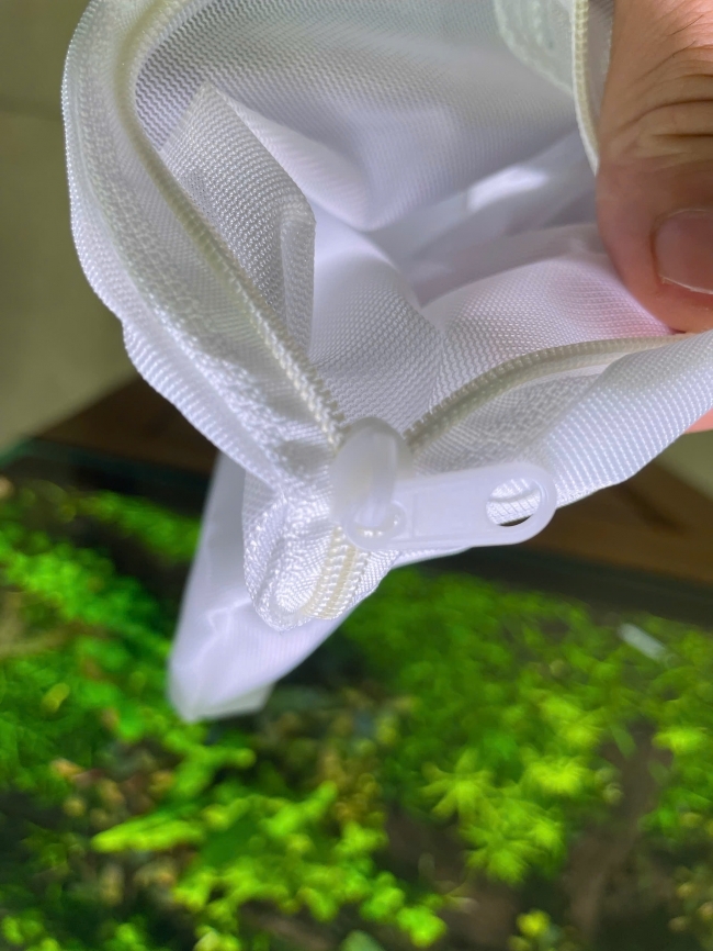 Túi dựng Purigen hoặc các loại hạt mịn chuyên dụng cho hệ thống lọc, cho bể thuỷ sinh cá cảnh