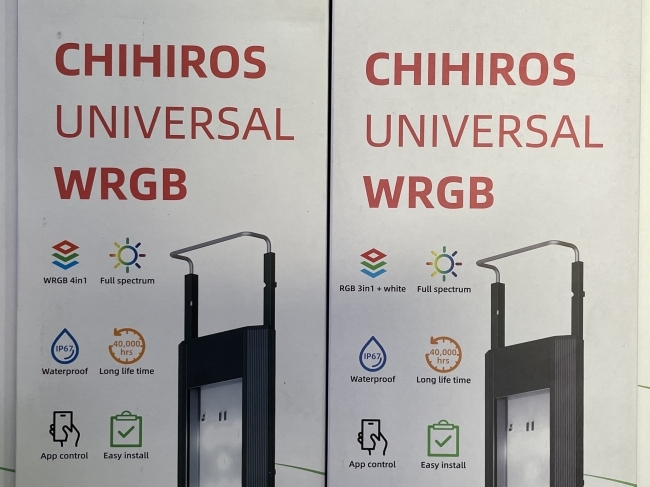 Đèn Chihiros Universal WRGB 60cm chống nước, điều khiển bằng điện thoại, dành cho bể thủy sinh, bể cá cảnh