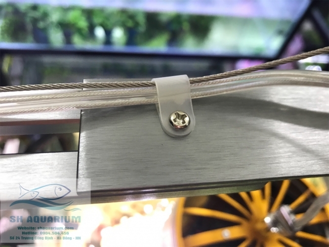 Chân treo đèn inox Week (Chiếc)
