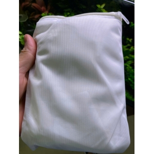 Túi dựng Purigen hoặc các loại hạt mịn chuyên dụng cho hệ thống lọc, cho bể thuỷ sinh cá cảnh