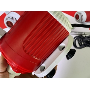 Máy bơm nước BaoYu 103  tiết kiệm điện, hoạt động êm, bền bỉ cho bể cá nước ngọt và nước mặn
